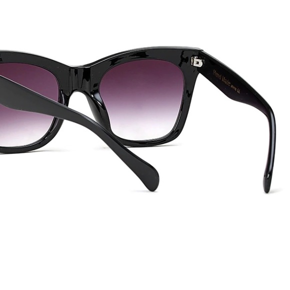 New! Black Oversized Sunglass - Picture 5 of 9